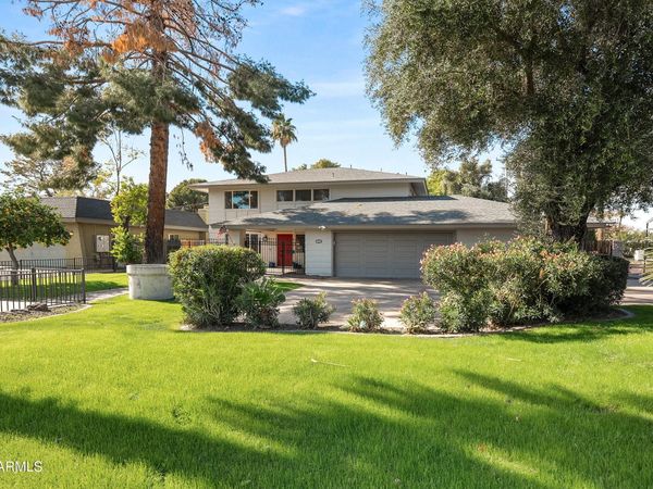 8464 N 7TH Avenue, Phoenix, AZ 85021