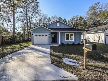 30 DELMONTE Street, Baldwin, FL 32234