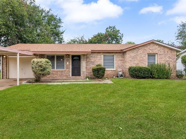 5229 Ira Street N, Haltom City, TX 76117