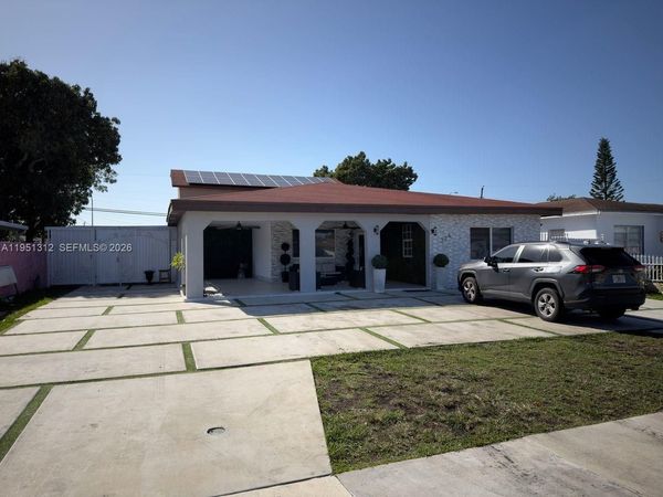 224 E 42nd St, Hialeah, FL 33013