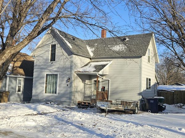8 6TH STREET NE, Watertown, SD 57201