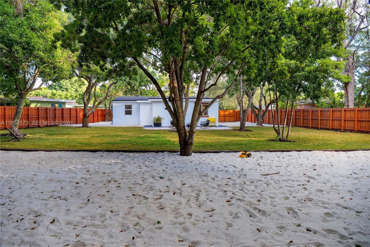 12060 NW 1st Ct, North Miami, FL 33168 Photo