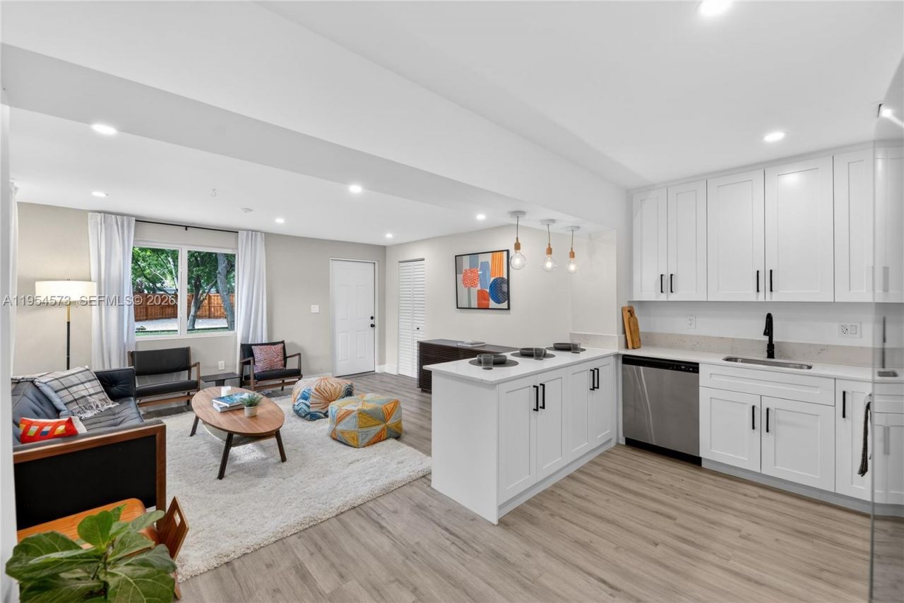 12060 NW 1st Ct, North Miami, FL 33168 Photo