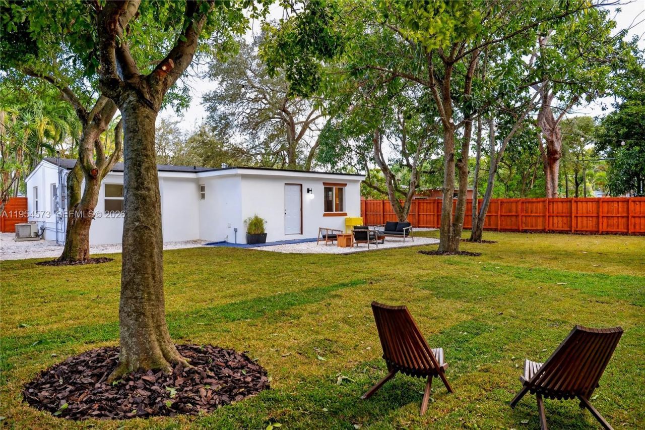 12060 NW 1st Ct, North Miami, FL 33168 Photo