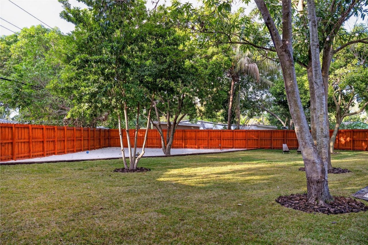 12060 NW 1st Ct, North Miami, FL 33168 Photo