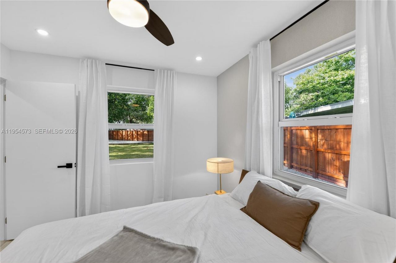 12060 NW 1st Ct, North Miami, FL 33168 Photo