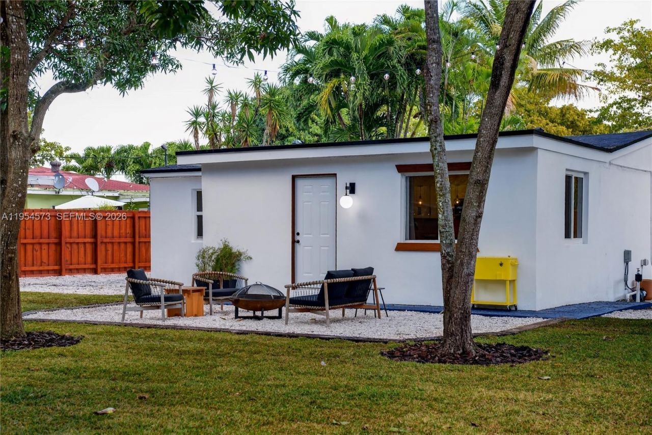 12060 NW 1st Ct, North Miami, FL 33168 Photo