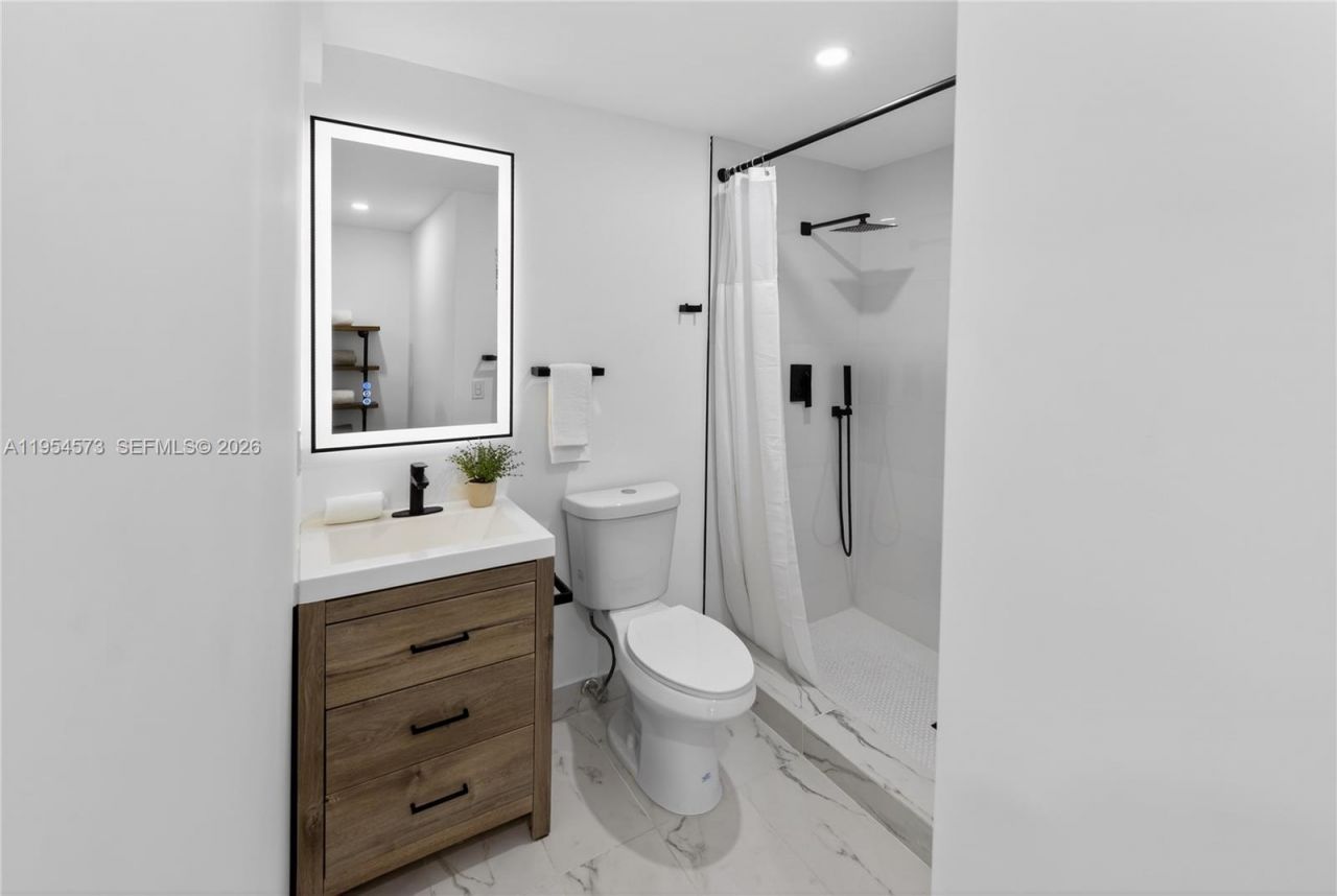 12060 NW 1st Ct, North Miami, FL 33168 Photo