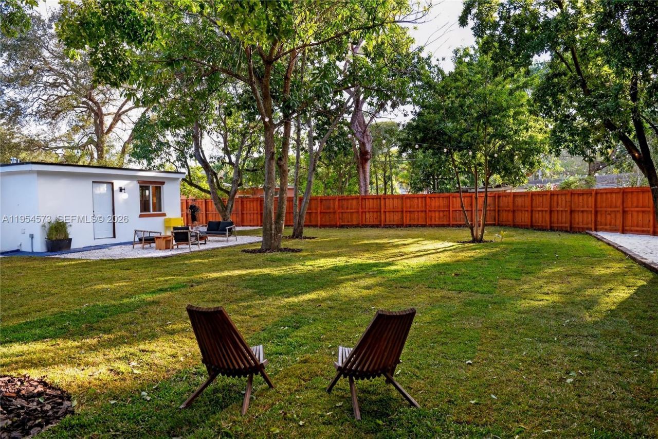 12060 NW 1st Ct, North Miami, FL 33168 Photo