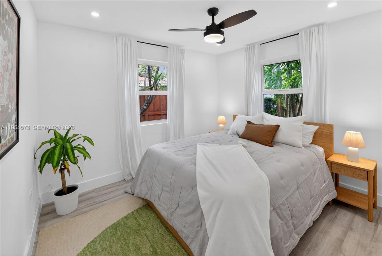 12060 NW 1st Ct, North Miami, FL 33168 Photo