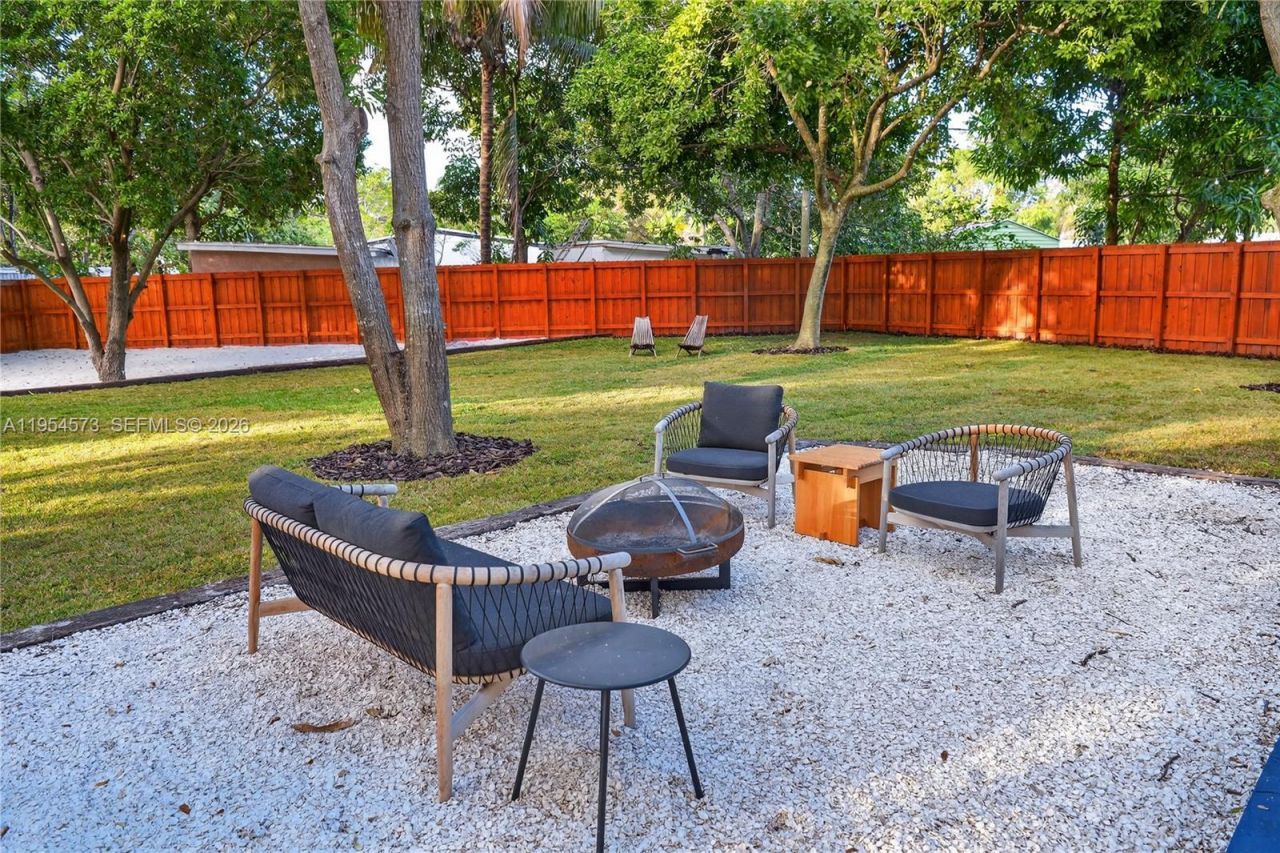 12060 NW 1st Ct, North Miami, FL 33168 Photo