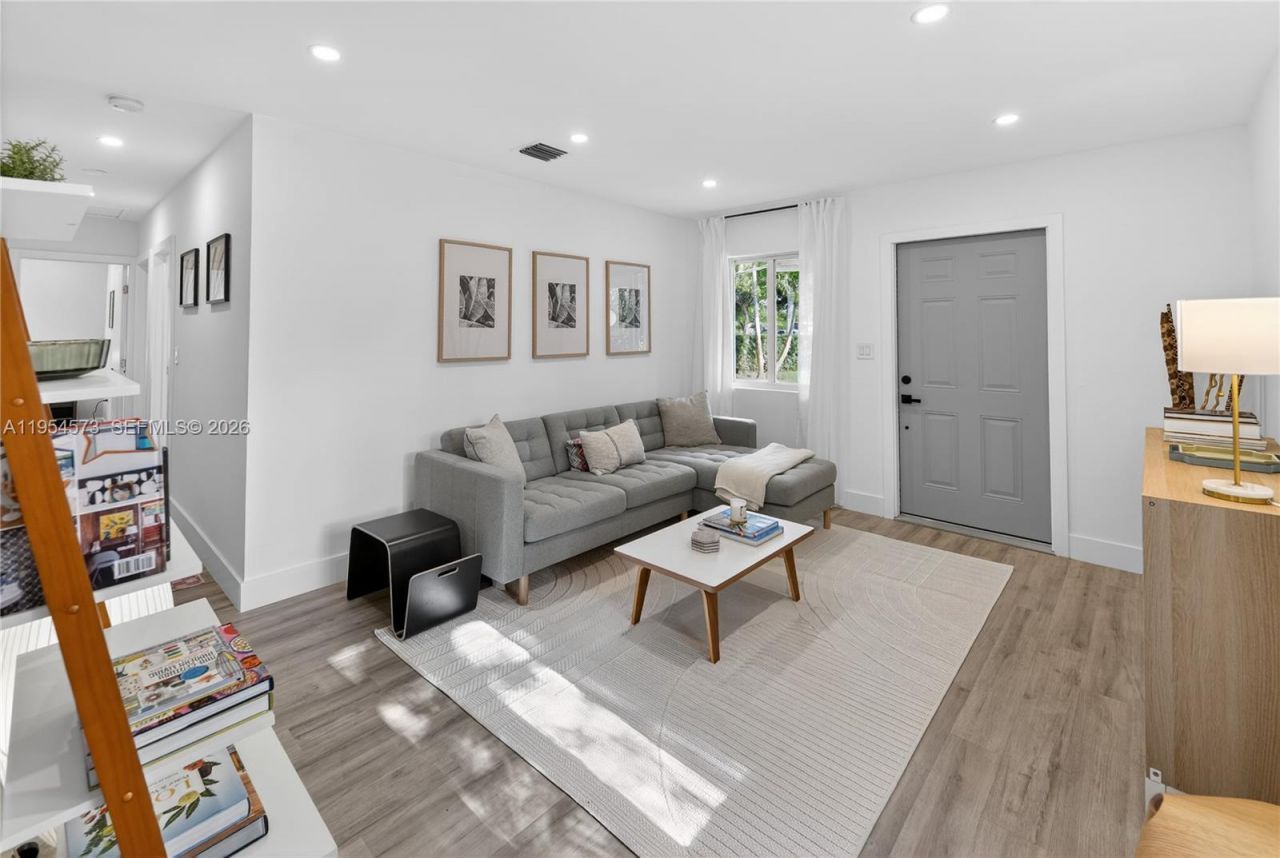 12060 NW 1st Ct, North Miami, FL 33168 Photo