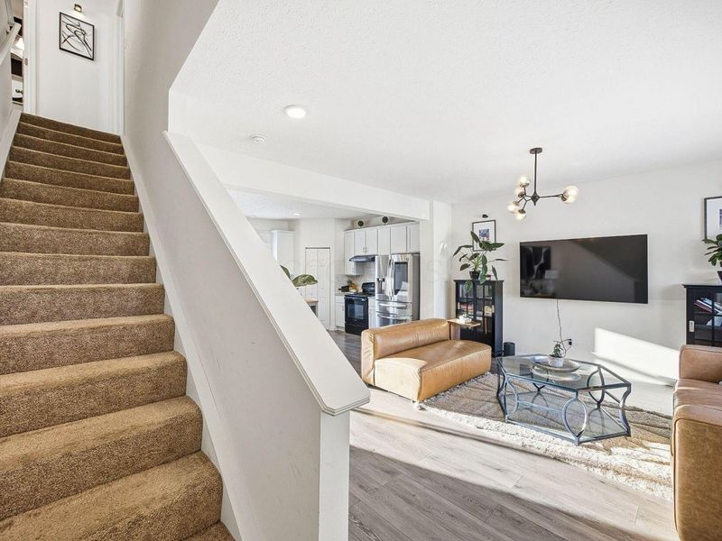 325 Green Acres Drive, Johnstown, OH 43031 Photo 6