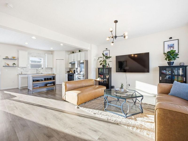 325 Green Acres Drive, Johnstown, OH 43031 Photo 9