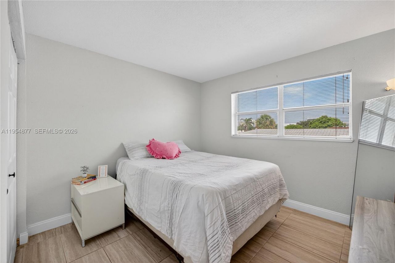 2715 NE 49th St, Unit 309, Fort Lauderdale, FL 33308 Photo