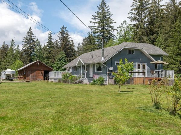 870 Sayward Rd, Sayward, BC V0P 1R0