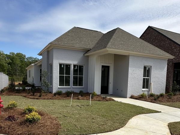 136 Water Street, Madison, MS 39110