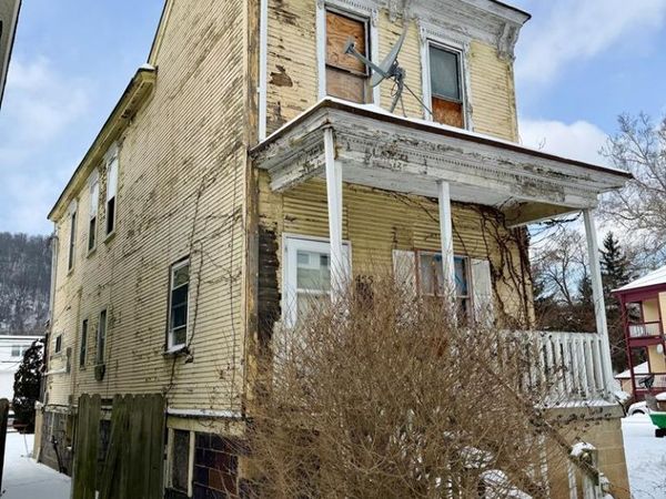 455 N. Wabash St, Wheeling, WV 26003