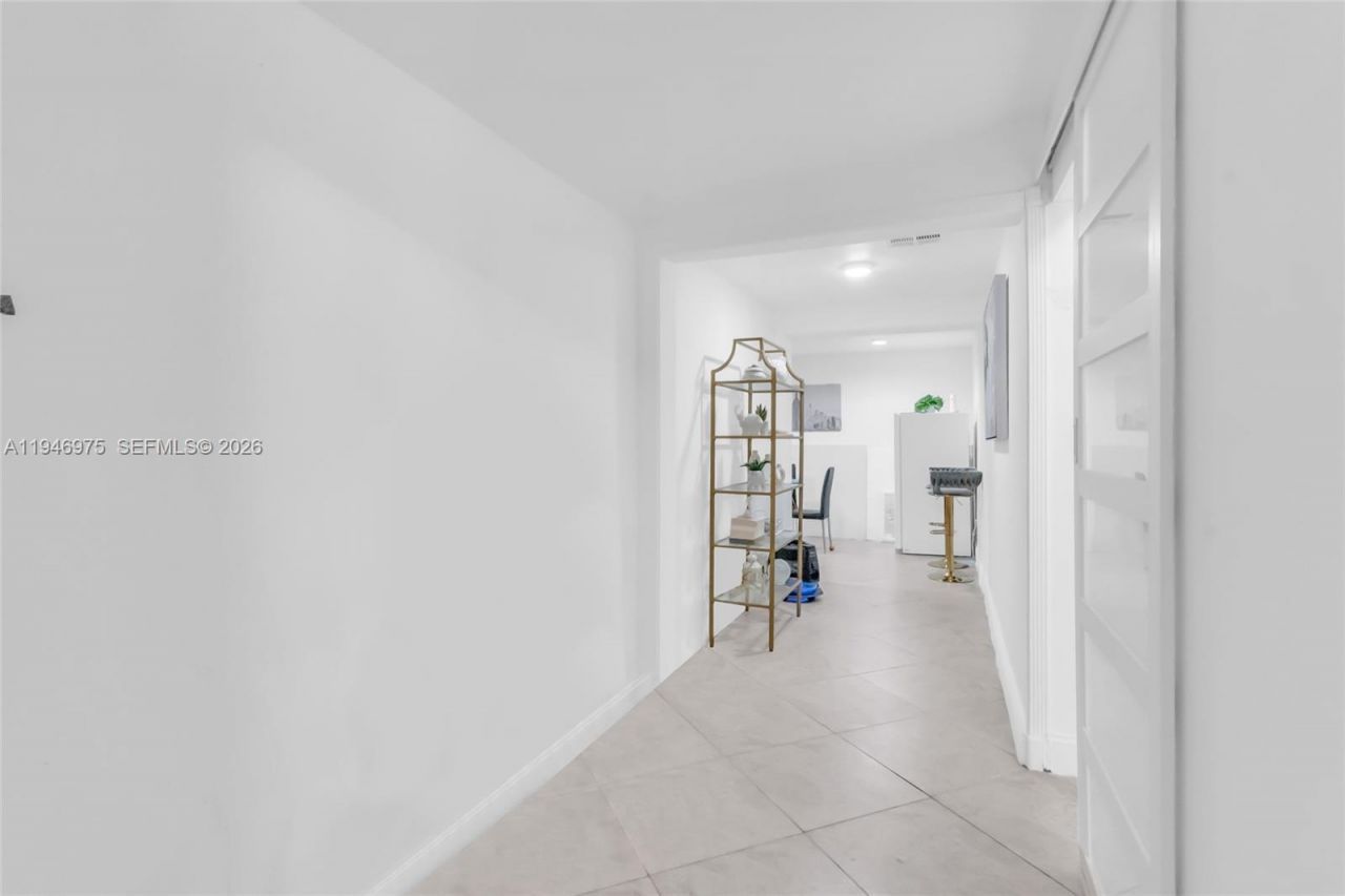 841 E 15th Pl , Hialeah, FL 33010 Photo