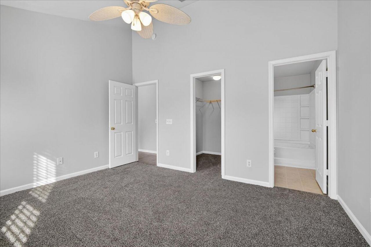 211 Avonshire Drive Photo 14