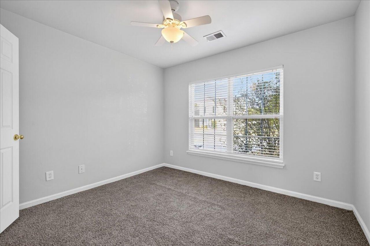 211 Avonshire Drive Photo 20