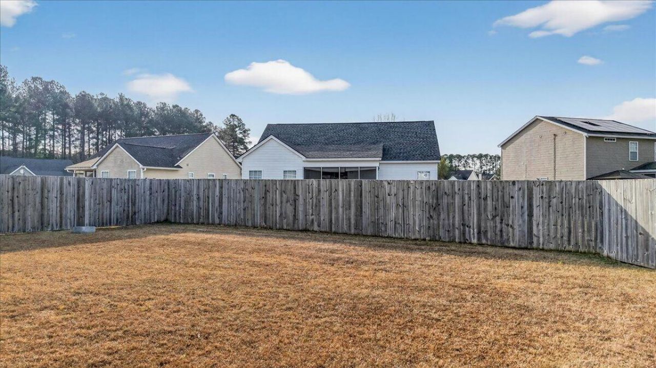 211 Avonshire Drive Photo 24