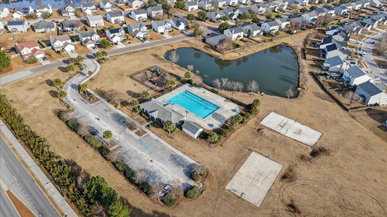 211 Avonshire Drive Photo 25