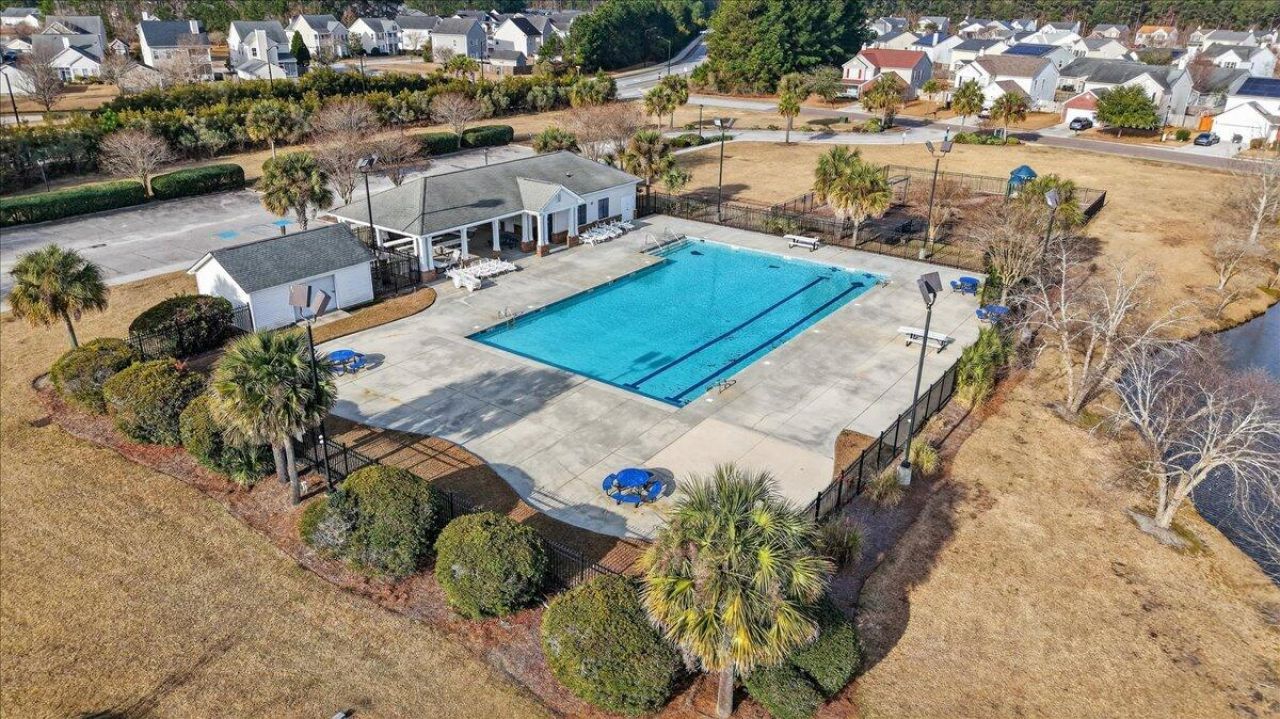 211 Avonshire Drive Photo 29