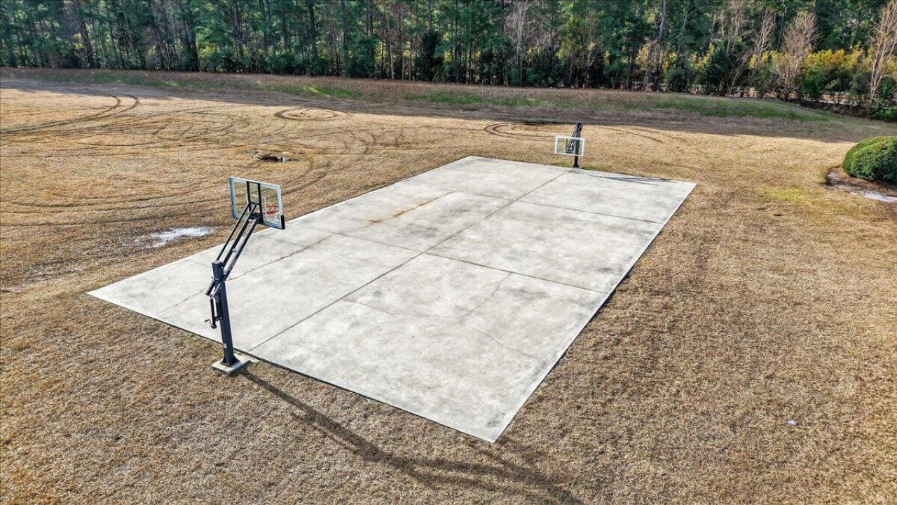 211 Avonshire Drive Photo 30