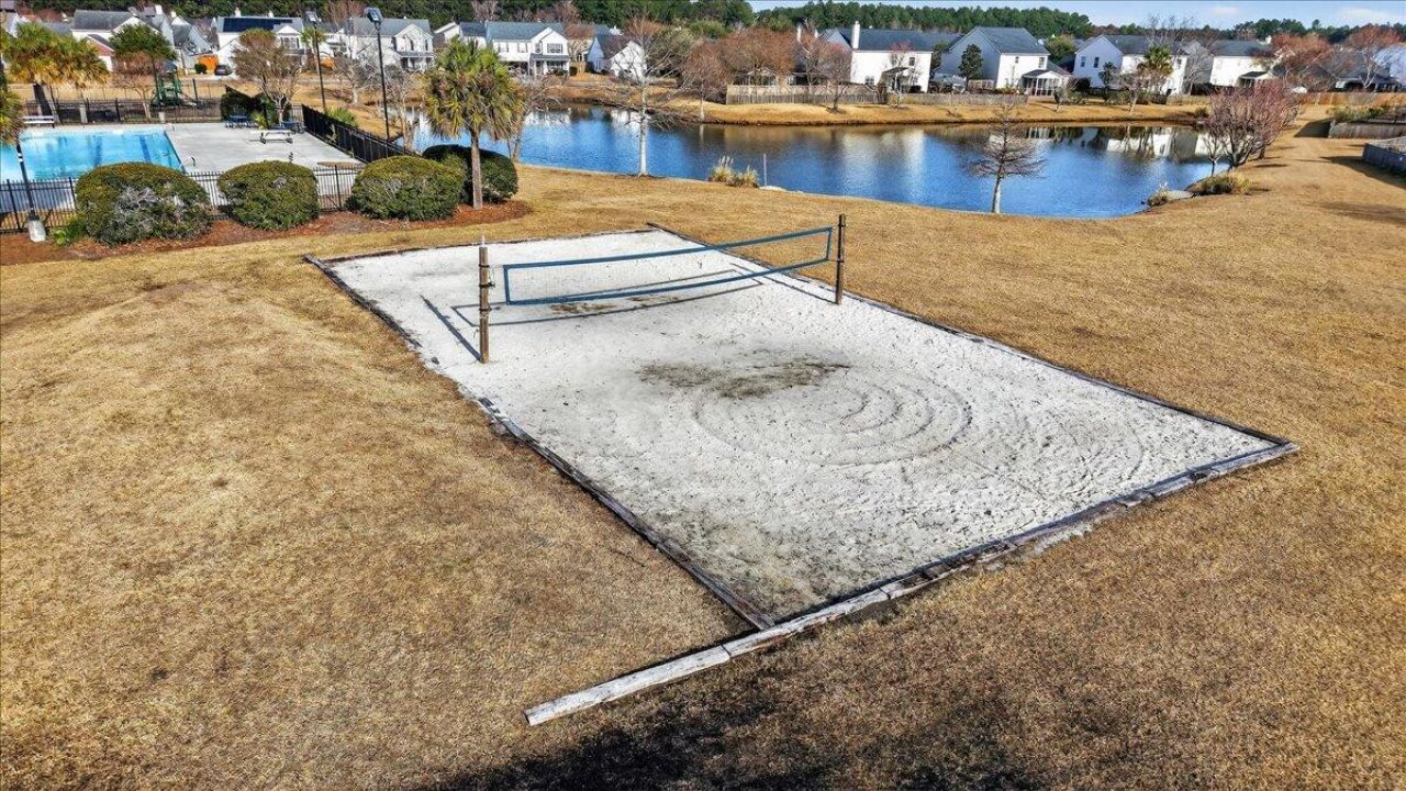 211 Avonshire Drive Photo 31