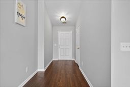 211 Avonshire Drive photo 4