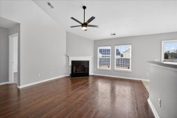 211 Avonshire Drive photo 4