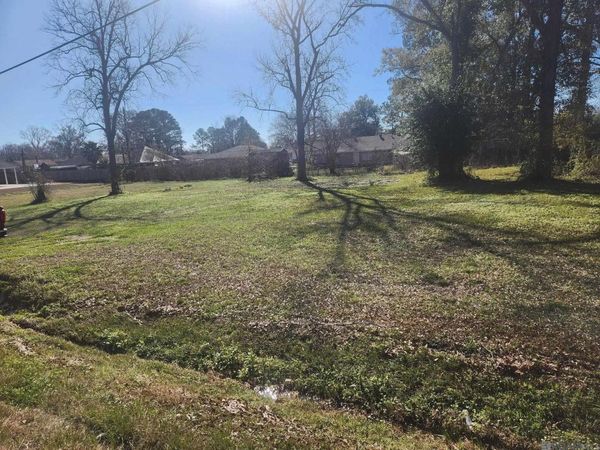 1129 E Worthey Rd, Gonzales, LA 70737
