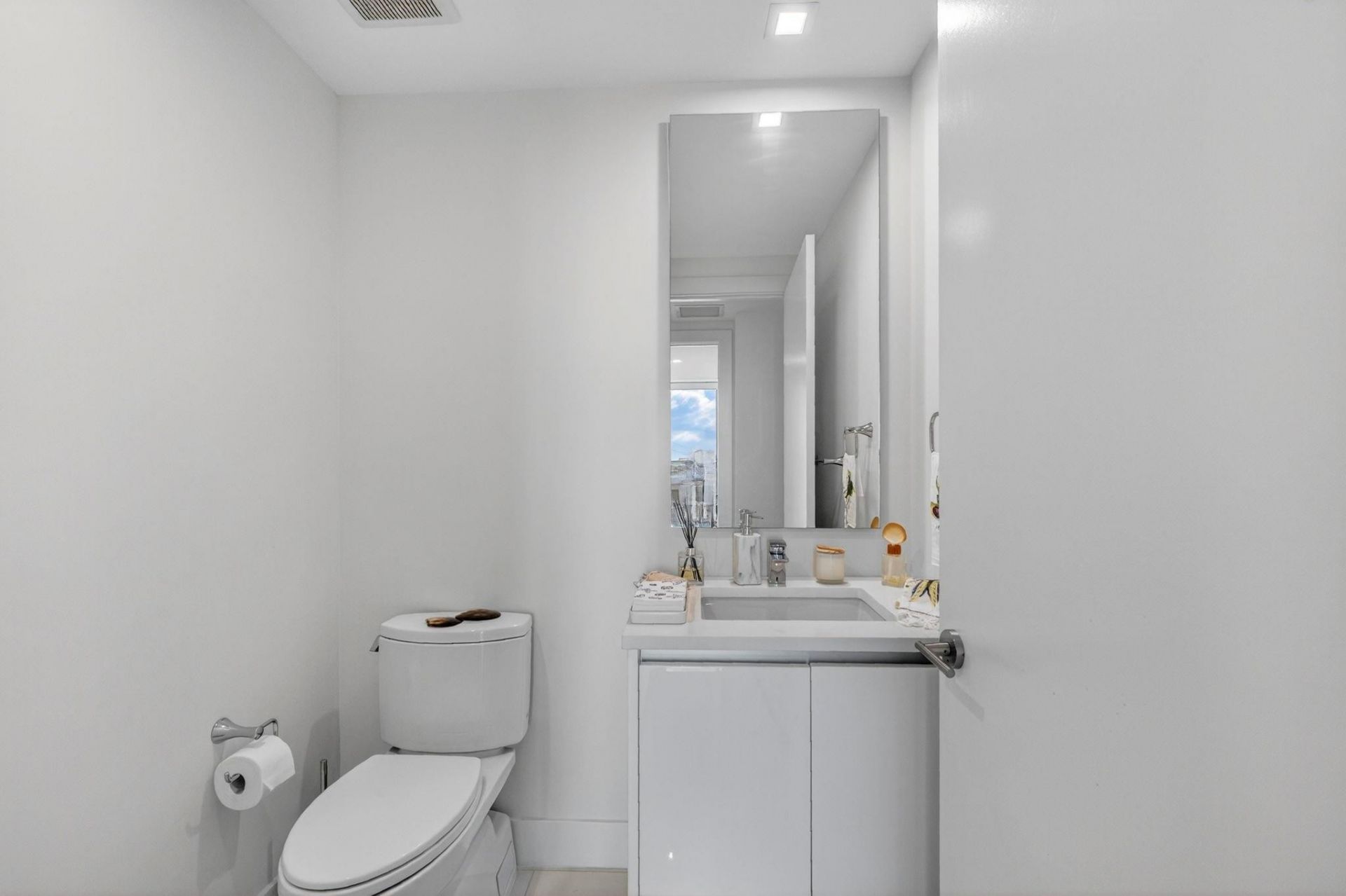 730 N Ocean Boulevard, Unit 1204, Pompano Beach, FL 33062 Photo