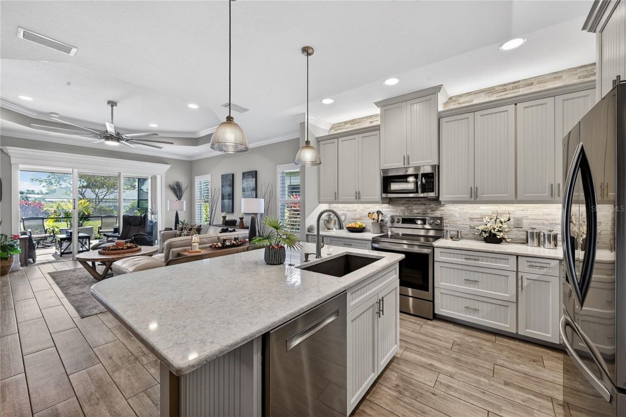 6909 Playa Bella Drive, Bradenton, FL 34209 Photo