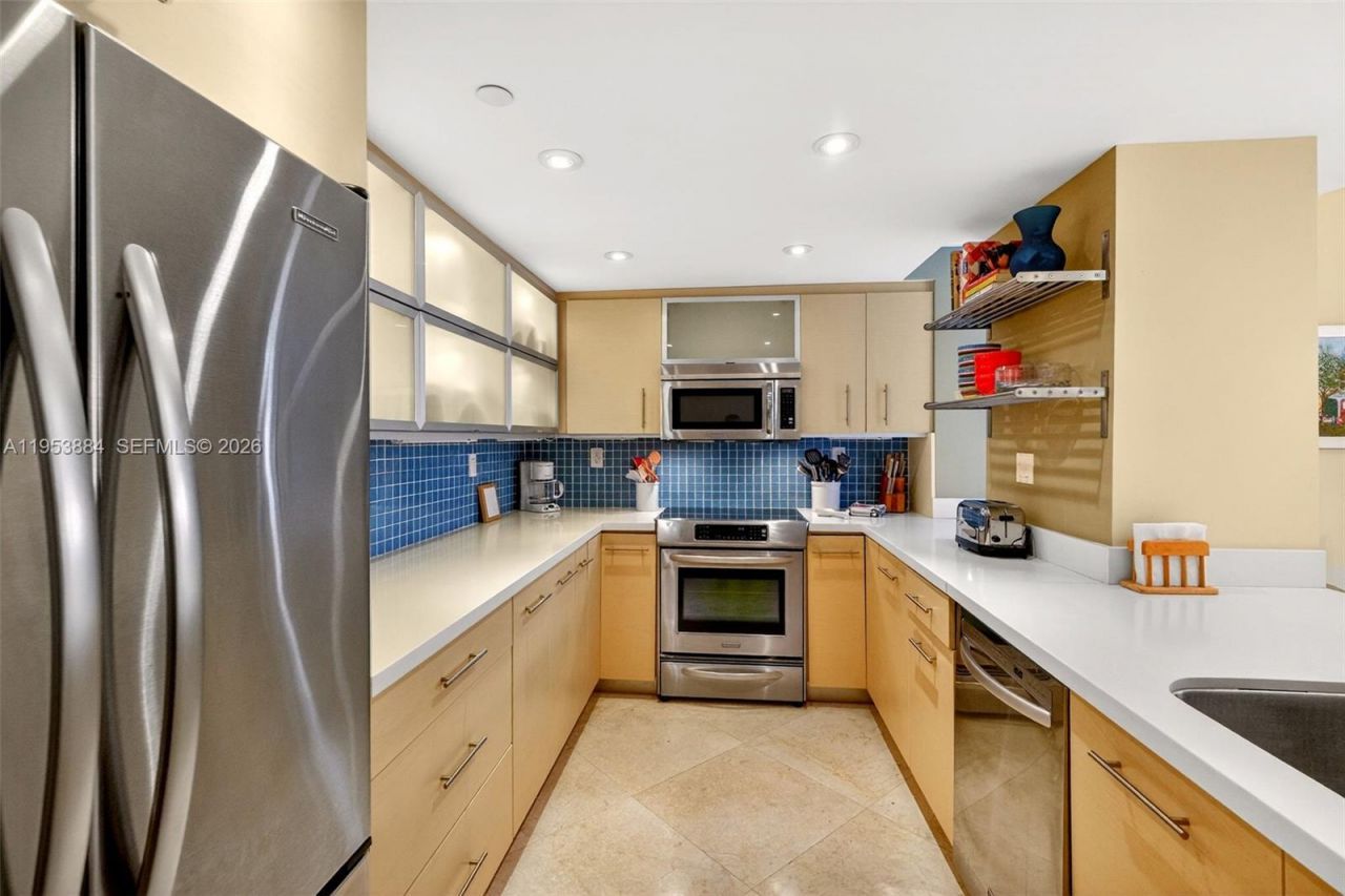 2401 Collins Ave , Unit 908, Miami Beach, FL 33140 Photo