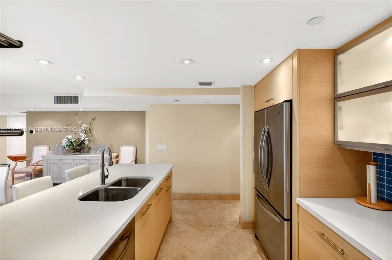 2401 Collins Ave , Unit 908, Miami Beach, FL 33140 Photo