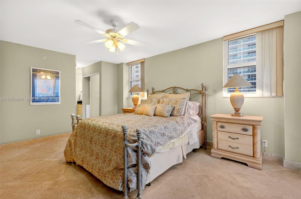 2401 Collins Ave , Unit 908, Miami Beach, FL 33140 Photo