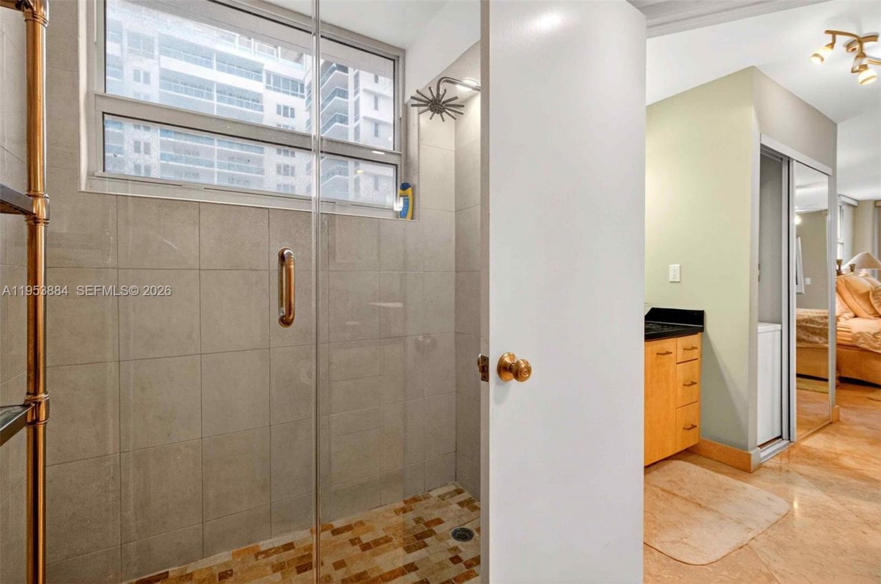 2401 Collins Ave , Unit 908, Miami Beach, FL 33140 Photo