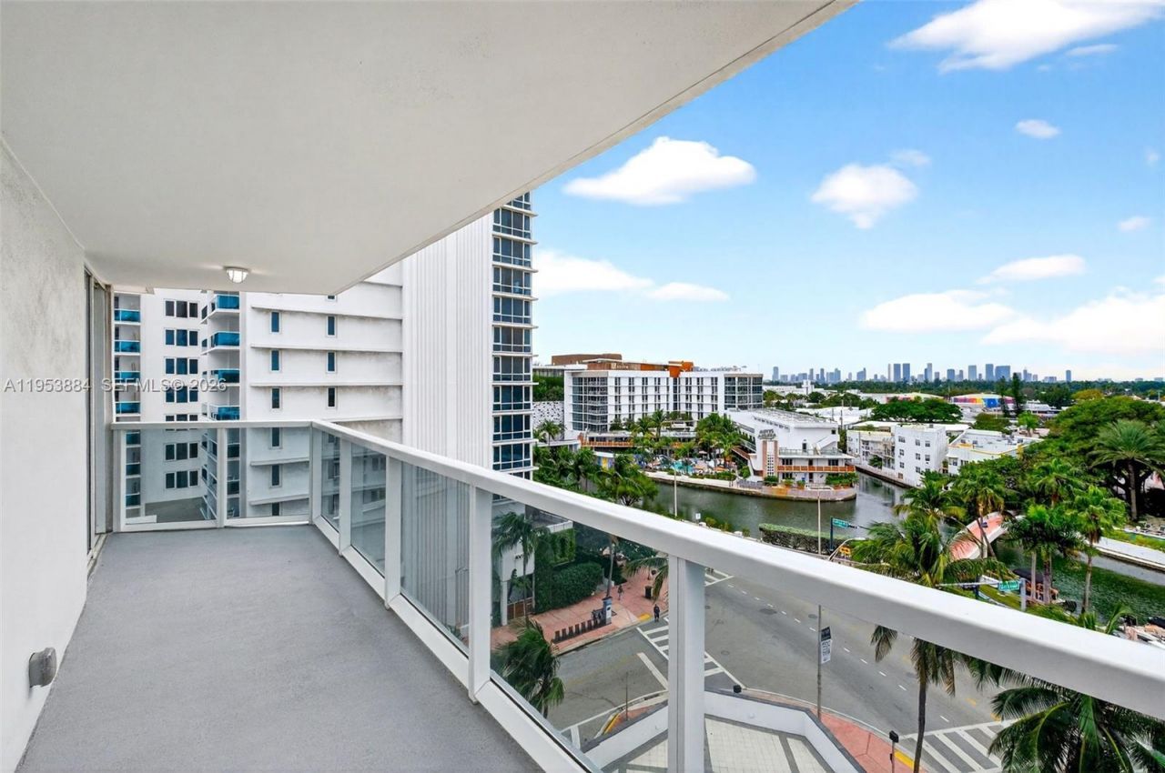 2401 Collins Ave , Unit 908, Miami Beach, FL 33140 Photo