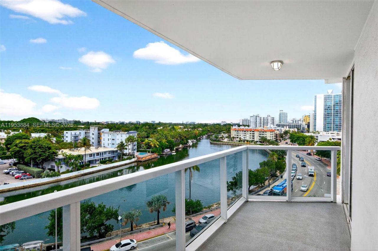 2401 Collins Ave , Unit 908, Miami Beach, FL 33140 Photo