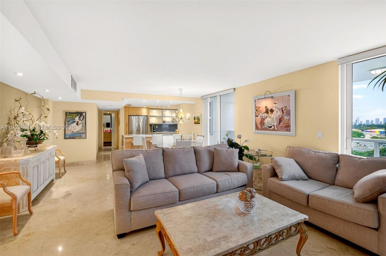 2401 Collins Ave , Unit 908, Miami Beach, FL 33140 Photo