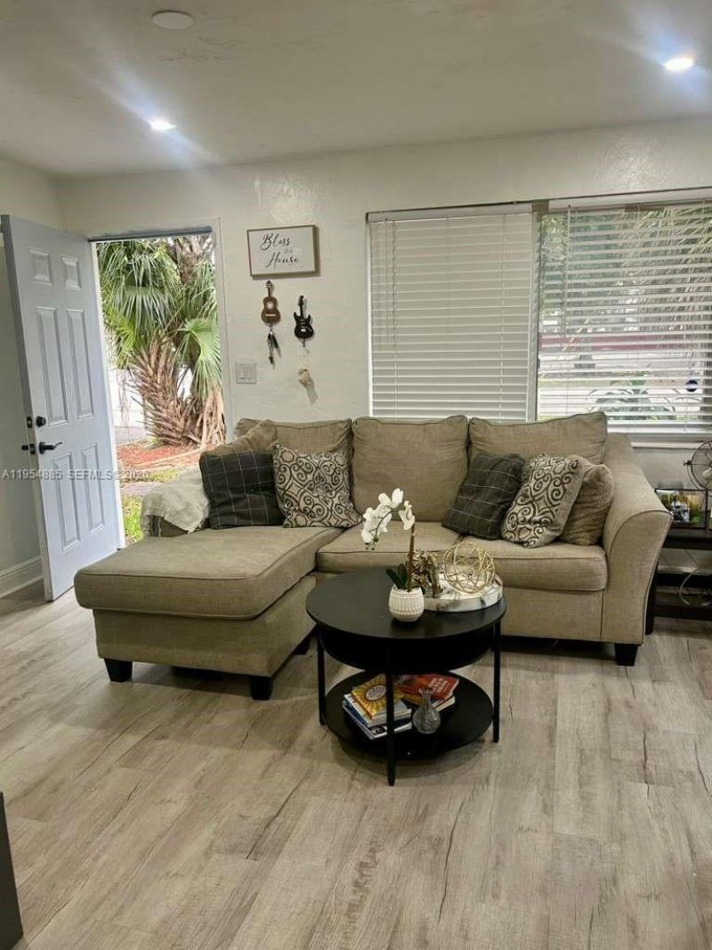 616 NW 22nd Rd, Fort Lauderdale, FL 33311 Photo