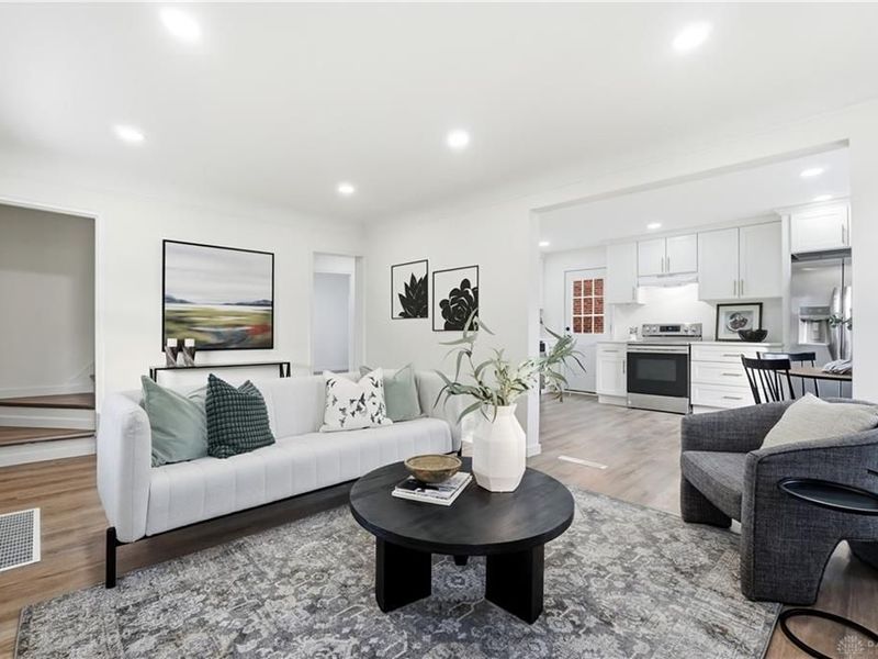 8415 Mayfair Street, Springfield Township, OH 45216 Photo 2