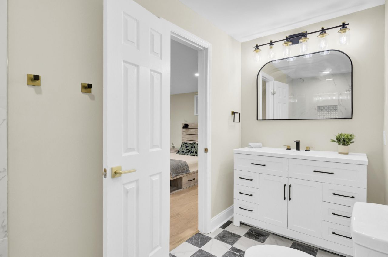 6008 Rembert Drive Photo 7