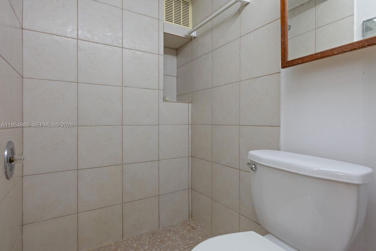 3050 NW 2nd St, Miami, FL 33125 Photo