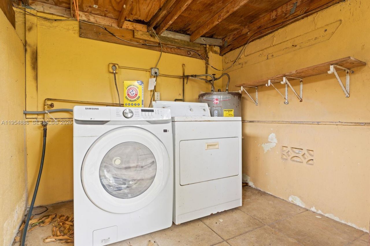 3050 NW 2nd St, Miami, FL 33125 Photo