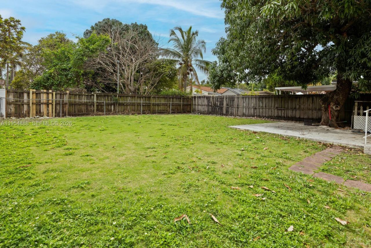 3050 NW 2nd St, Miami, FL 33125 Photo