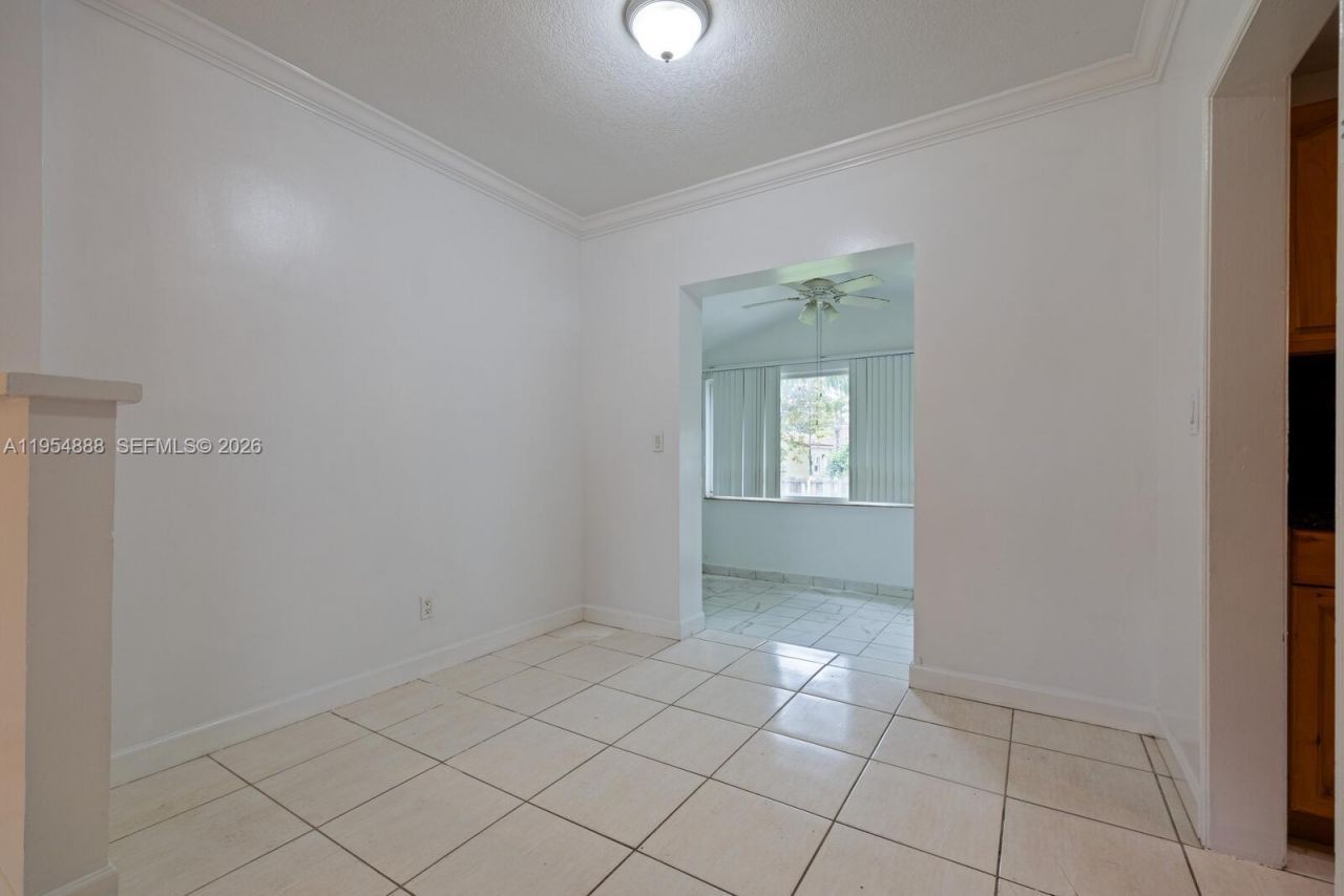 3050 NW 2nd St, Miami, FL 33125 Photo