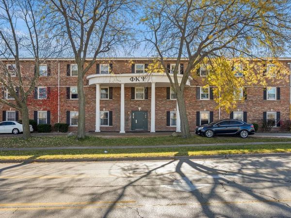 1020 W Hillcrest Drive, DeKalb, IL 60115